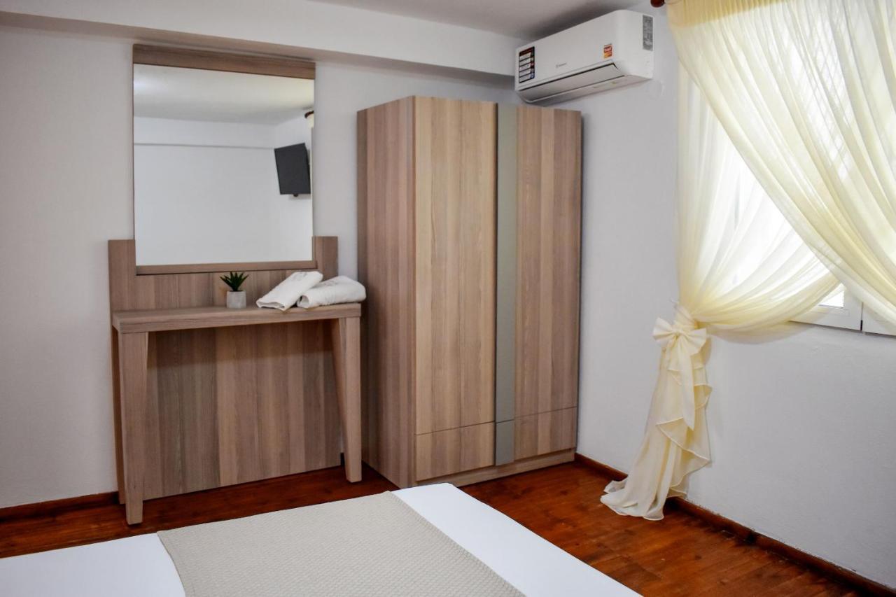La Maison Plakes 3 Bdr Apt Скіатос Екстер'єр фото